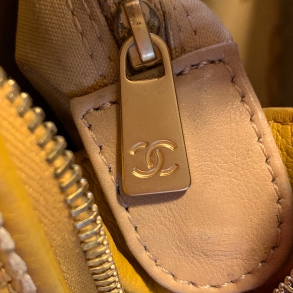 Authentic Chanel Handbag - Picture 5 of 8